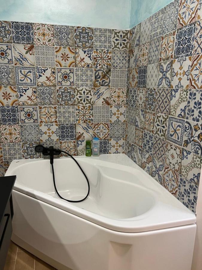 Alla Scalinata Del Teatro Rossetti Confort Suites Parcheggio Τεργέστη Εξωτερικό φωτογραφία