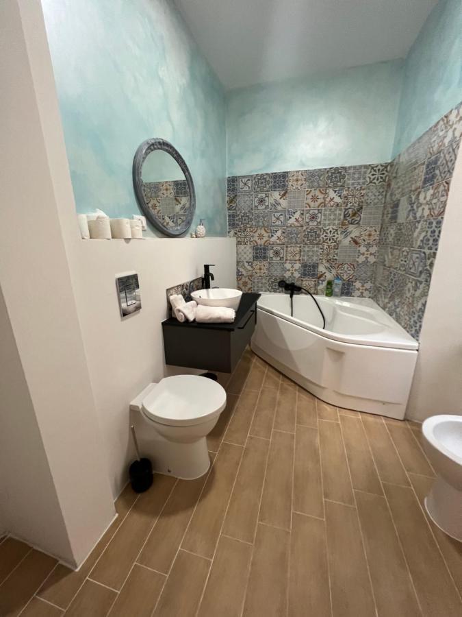 Alla Scalinata Del Teatro Rossetti Confort Suites Parcheggio Τεργέστη Εξωτερικό φωτογραφία